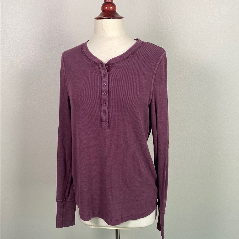 GAP M Tall Ribbed Henley Top